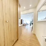 公寓 Miramar Luxurious Apartment, 3 Double For 6 Guests, Free Parking, Terrace, New *