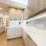Miramar Luxurious Apartment, 3 Double For 6 Guests, Free Parking, Terrace, New 圣塞瓦斯蒂安