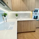 Miramar Luxurious Apartment, 3 Double For 6 Guests, Free Parking, Terrace, New 公寓 圣塞瓦斯蒂安