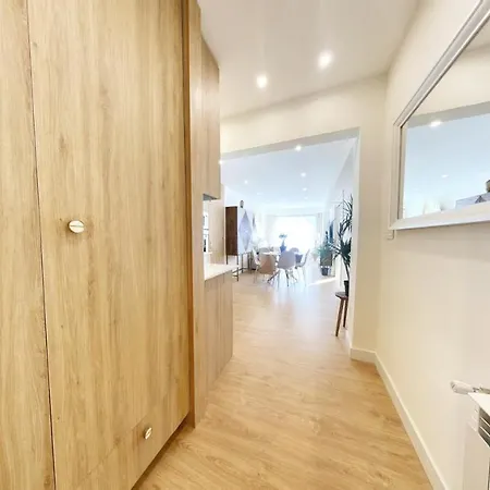 شقة Miramar Luxurious Apartment, 3 Double For 6 Guests, Free Parking, Terrace, New *