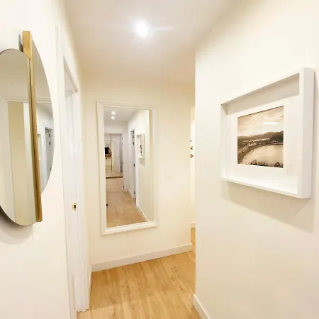 شقة Miramar Luxurious Apartment, 3 Double For 6 Guests, Free Parking, Terrace, New سان سيباستيان