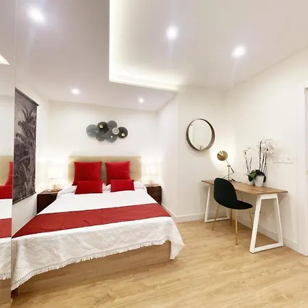 Miramar Luxurious Apartment, 3 Double For 6 Guests, Free Parking, Terrace, New شقة *