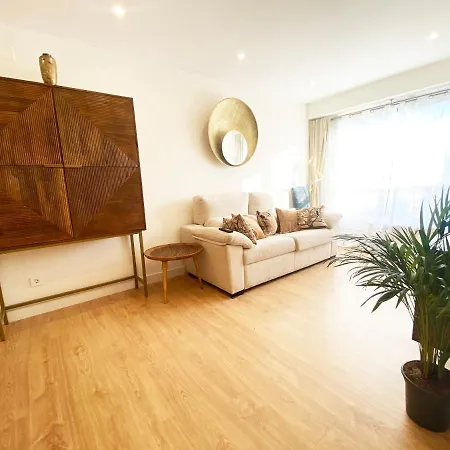 Miramar Luxurious Apartment, 3 Double For 6 Guests, Free Parking, Terrace, New