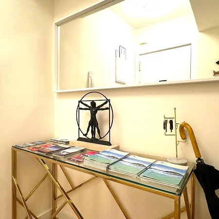 Miramar Luxurious Apartment, 3 Double For 6 Guests, Free Parking, Terrace, New * سان سيباستيان