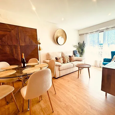 Miramar Luxurious Apartment, 3 Double For 6 Guests, Free Parking, Terrace, New شقة *