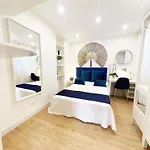 公寓 Miramar Luxurious Apartment, 3 Double For 6 Guests, Free Parking, Terrace, New 圣塞瓦斯蒂安