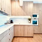 Miramar Luxurious Apartment, 3 Double For 6 Guests, Free Parking, Terrace, New 公寓 圣塞瓦斯蒂安