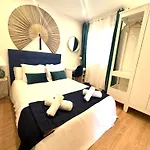 Miramar Luxurious Apartment, 3 Double For 6 Guests, Free Parking, Terrace, New 公寓