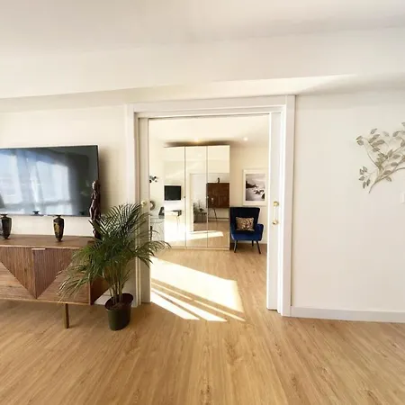 Miramar Luxurious Apartment, 3 Double For 6 Guests, Free Parking, Terrace, New * 圣塞瓦斯蒂安