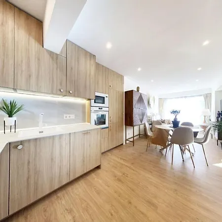 公寓 Miramar Luxurious Apartment, 3 Double For 6 Guests, Free Parking, Terrace, New *