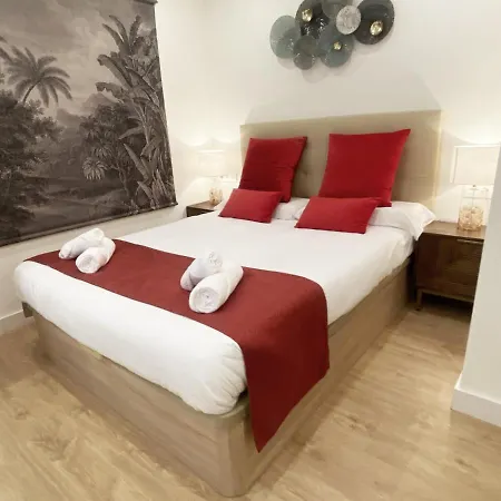 Miramar Luxurious Apartment, 3 Double For 6 Guests, Free Parking, Terrace, New 公寓