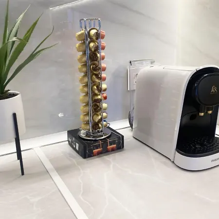 Miramar Luxurious Apartment, 3 Double For 6 Guests, Free Parking, Terrace, New 圣塞瓦斯蒂安