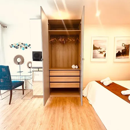 Miramar Luxurious Apartment, 3 Double For 6 Guests, Free Parking, Terrace, New Appartement San Sebastian