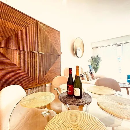 Miramar Luxurious Apartment, 3 Double For 6 Guests, Free Parking, Terrace, New *