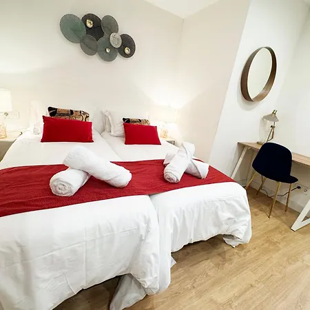 Miramar Luxurious Apartment, 3 Double For 6 Guests, Free Parking, Terrace, New * 圣塞瓦斯蒂安