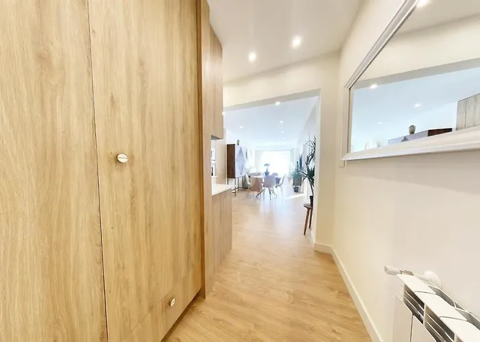 公寓 Miramar Luxurious Apartment, 3 Double For 6 Guests, Free Parking, Terrace, New *