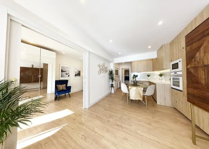 Miramar Luxurious Apartment, 3 Double For 6 Guests, Free Parking, Terrace, New 公寓 圣塞瓦斯蒂安