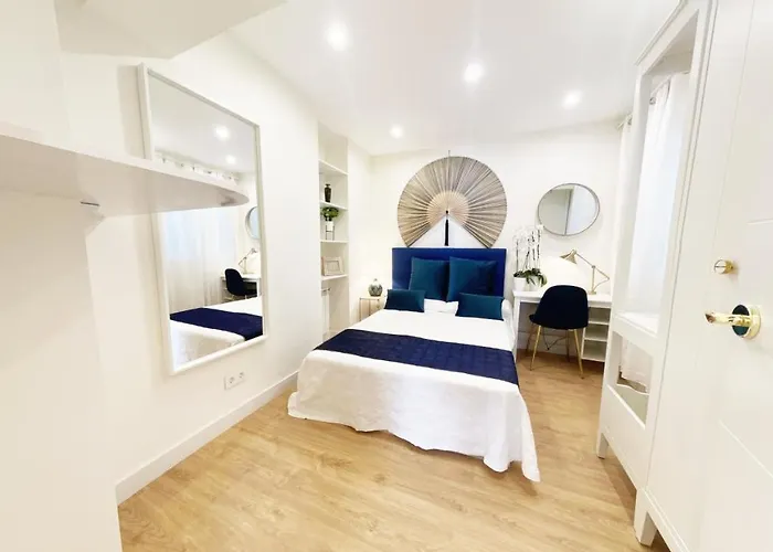 公寓 Miramar Luxurious Apartment, 3 Double For 6 Guests, Free Parking, Terrace, New 圣塞瓦斯蒂安