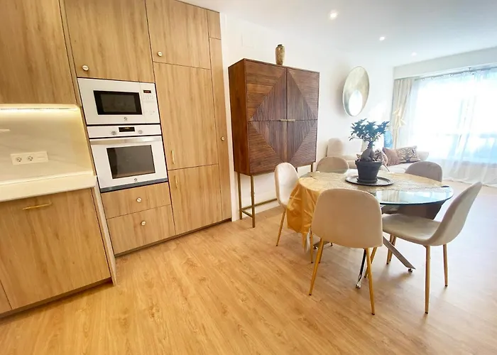 Miramar Luxurious Apartment, 3 Double For 6 Guests, Free Parking, Terrace, New * 圣塞瓦斯蒂安