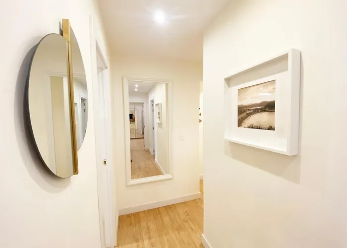 公寓 Miramar Luxurious Apartment, 3 Double For 6 Guests, Free Parking, Terrace, New 圣塞瓦斯蒂安