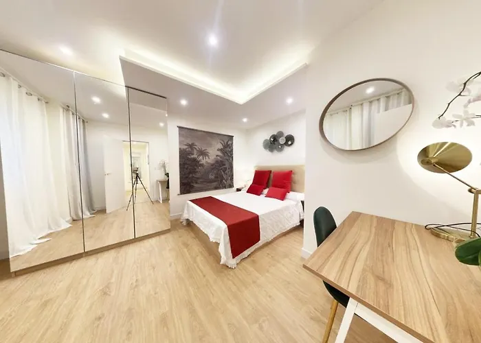 Miramar Luxurious Apartment, 3 Double For 6 Guests, Free Parking, Terrace, New