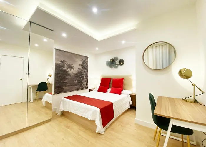 公寓 Miramar Luxurious Apartment, 3 Double For 6 Guests, Free Parking, Terrace, New