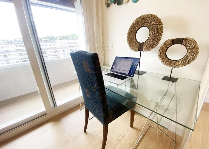 公寓 Miramar Luxurious Apartment, 3 Double For 6 Guests, Free Parking, Terrace, New