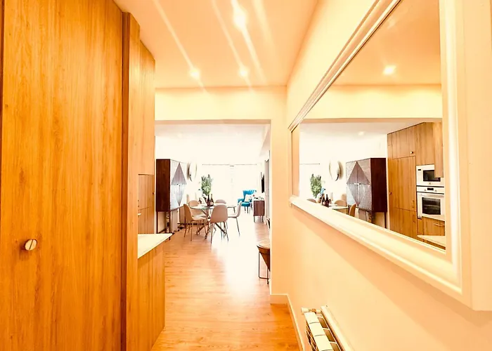 Miramar Luxurious Apartment, 3 Double For 6 Guests, Free Parking, Terrace, New