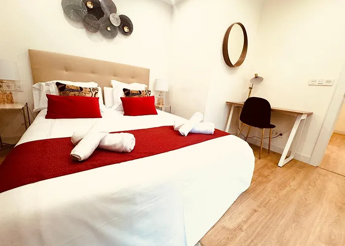 Miramar Luxurious Apartment, 3 Double For 6 Guests, Free Parking, Terrace, New 公寓