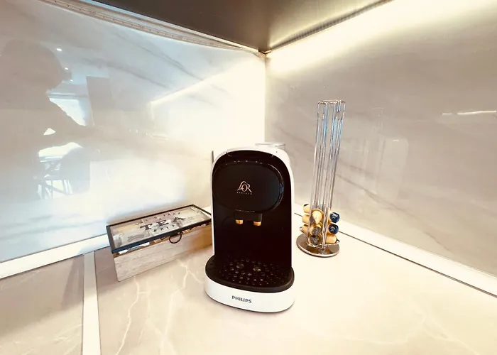 公寓 Miramar Luxurious Apartment, 3 Double For 6 Guests, Free Parking, Terrace, New