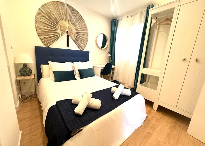 Miramar Luxurious Apartment, 3 Double For 6 Guests, Free Parking, Terrace, New 公寓