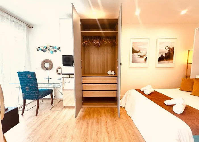 Miramar Luxurious Apartment, 3 Double For 6 Guests, Free Parking, Terrace, New 公寓 圣塞瓦斯蒂安