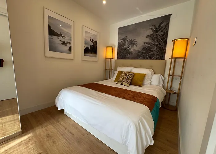 Miramar Luxurious Apartment, 3 Double For 6 Guests, Free Parking, Terrace, New 公寓